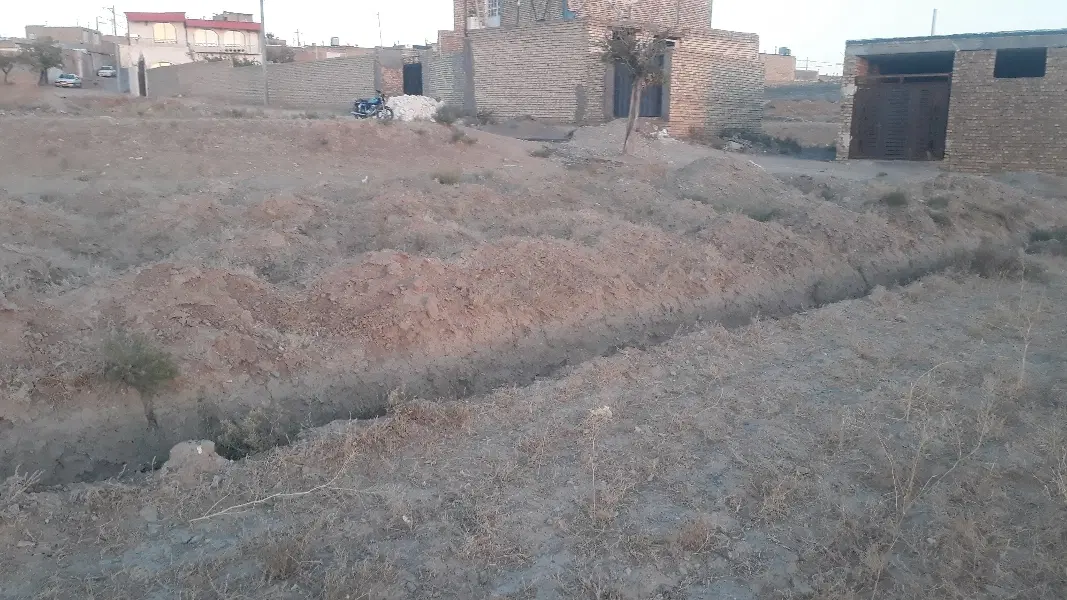 زمین در آغوی
