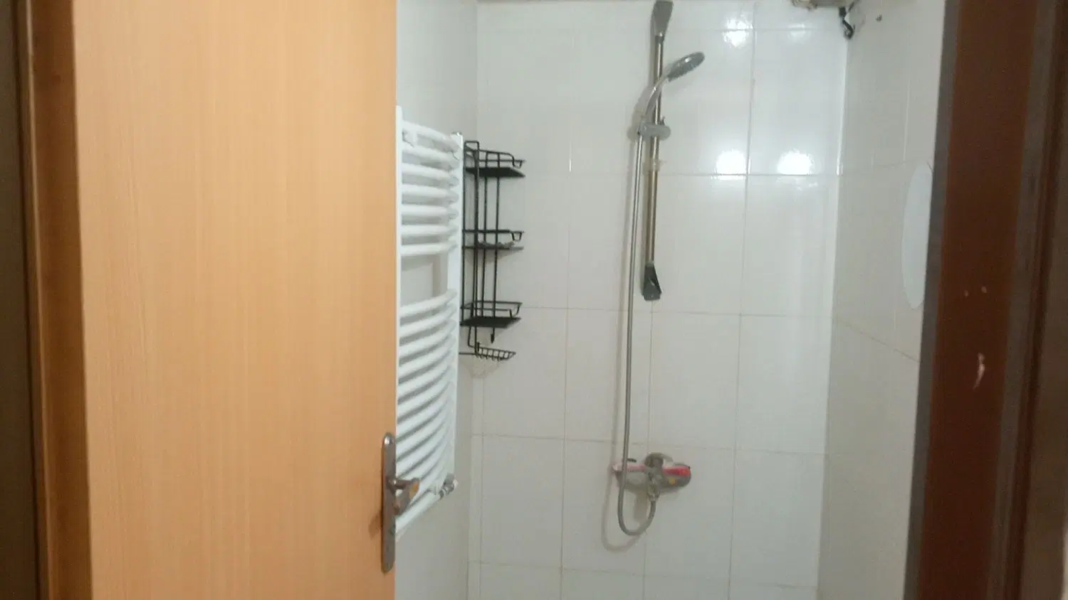ویلایی شمالی ۱۸۰متری شهرک همت و موارد دیگه