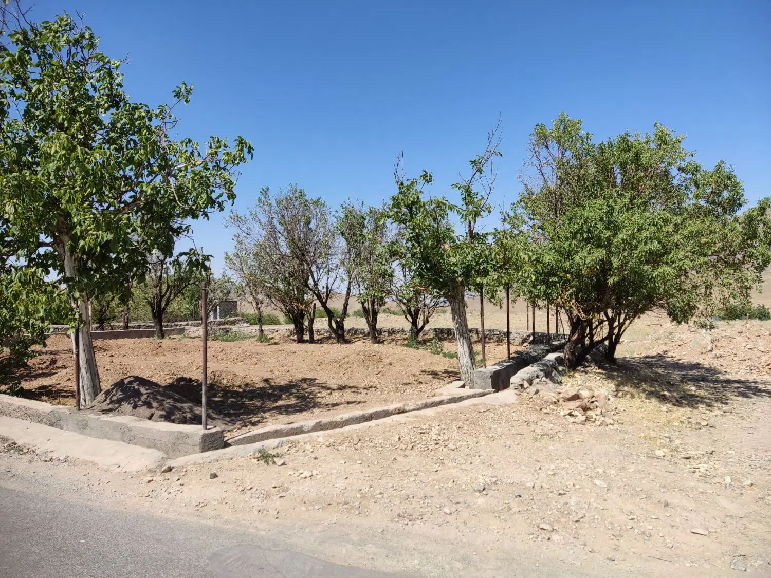 باغ روستای خوش آب وهوای کرمجگان باآب قنات