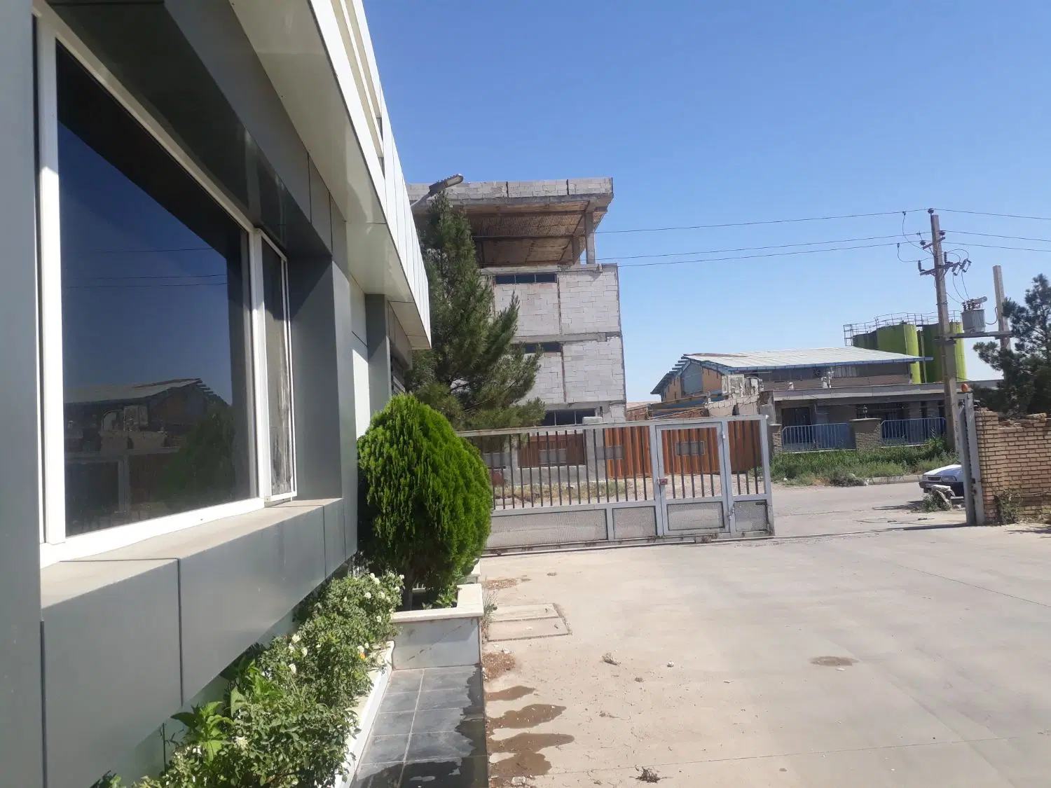 زمین مسکونی