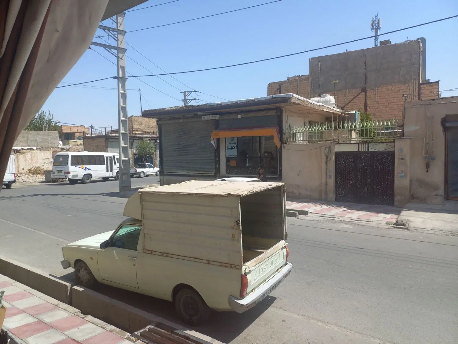 فروش ملک تمام تجاری دو نبش مرکز شهرک