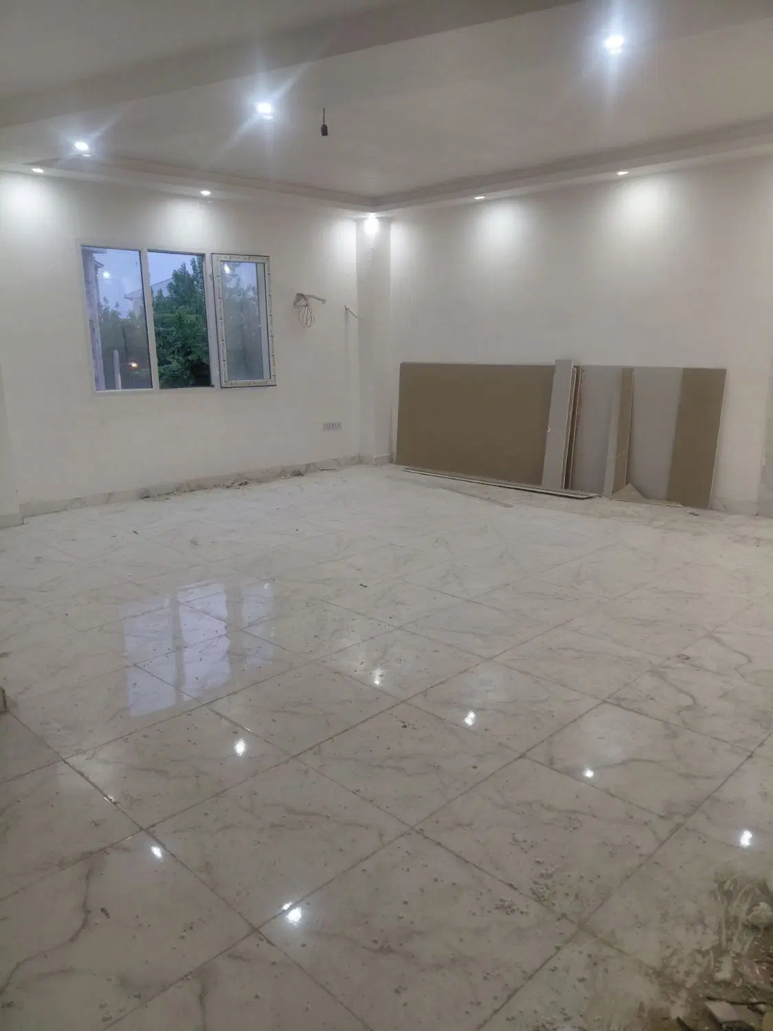 فروش واحد ۸۲ و نیم متری