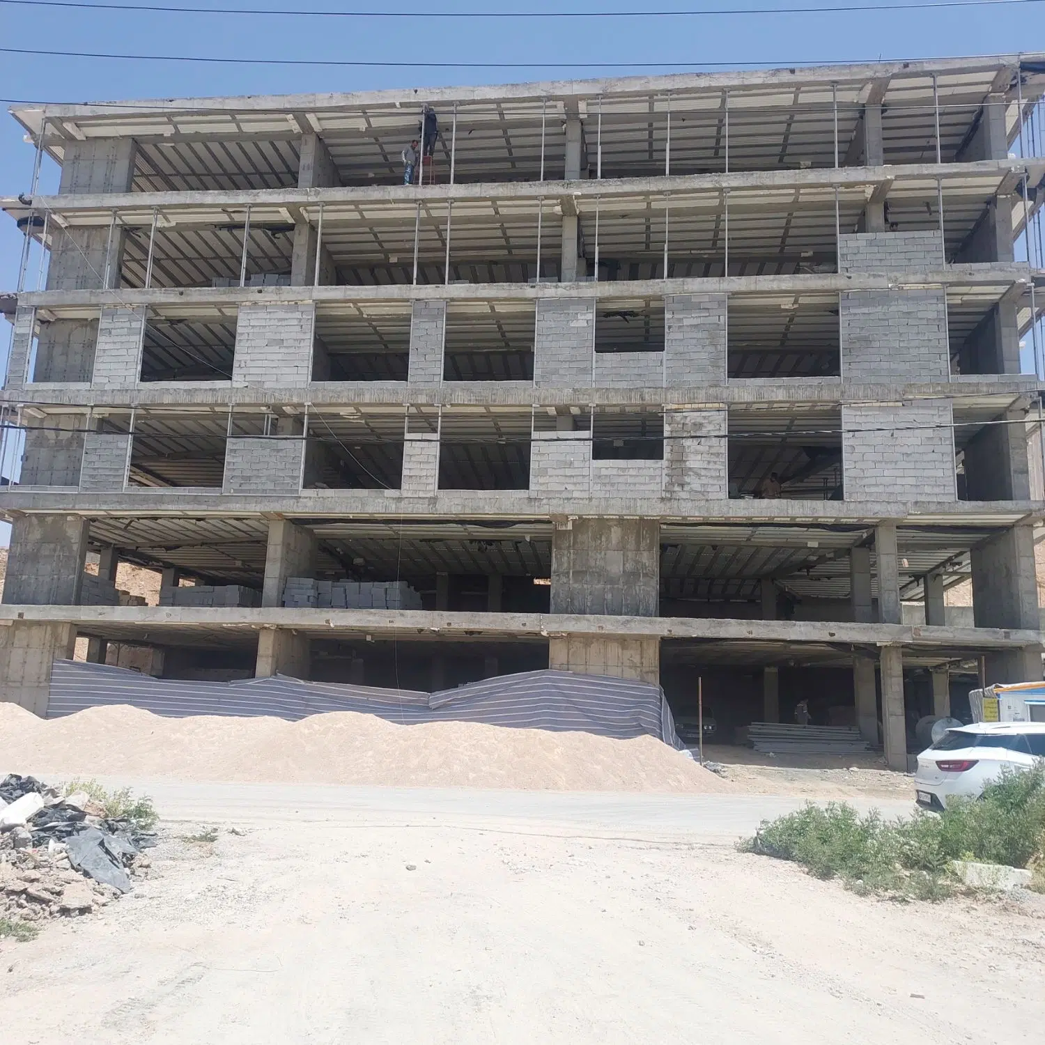 فروش واحد دو خوابه مستردار
