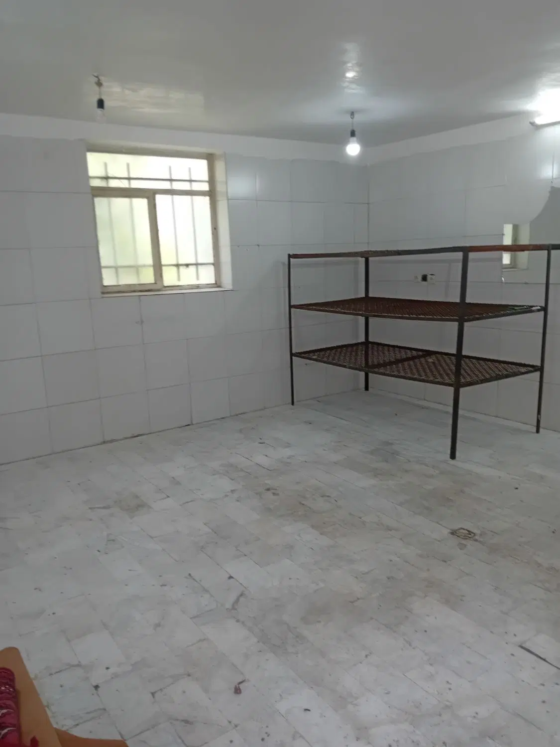 اجاره انبار ۳۳ متری