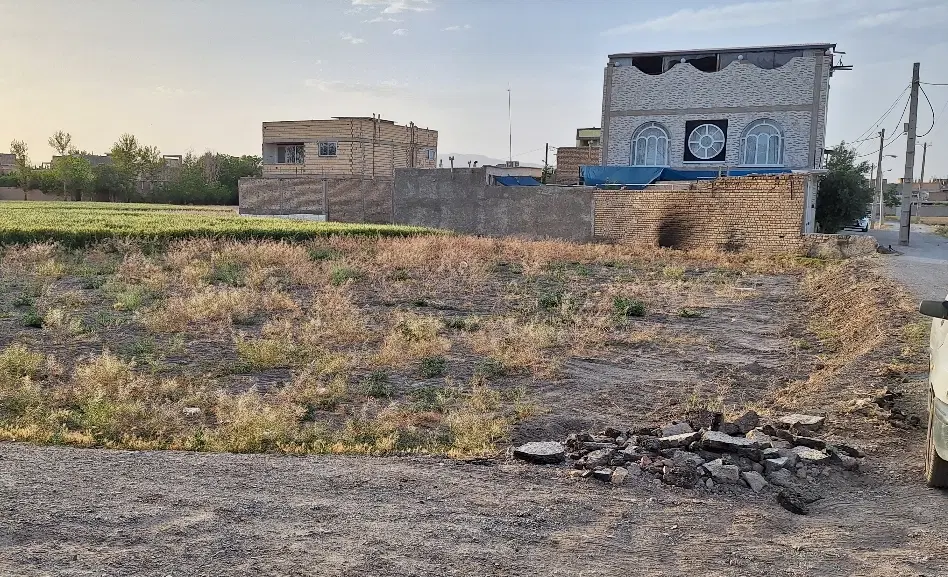 زمین کنار خانه مسکونی۸۵۰متر