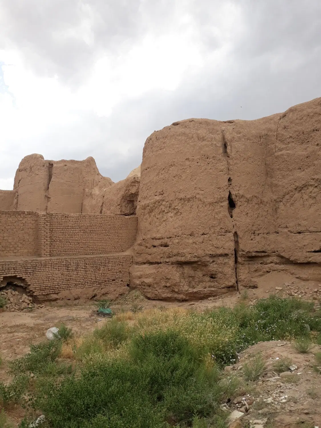 زمین شهرک های بیدگل فروشی داری