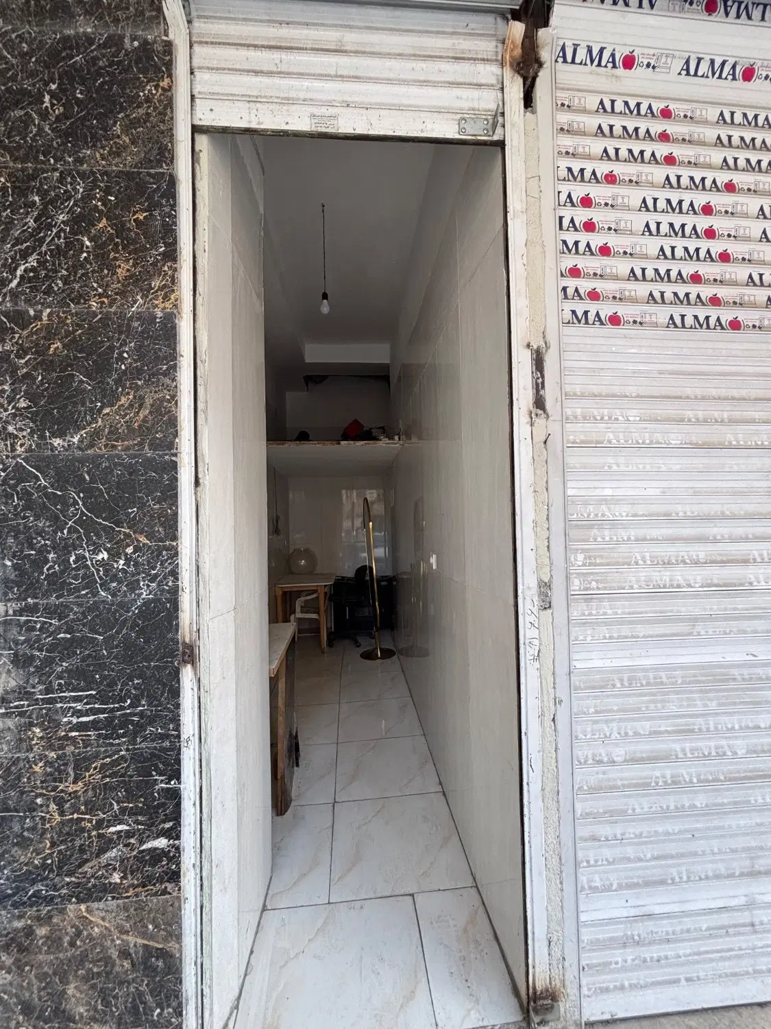 یک باب مغازه 10 متری نبش گلستان 15