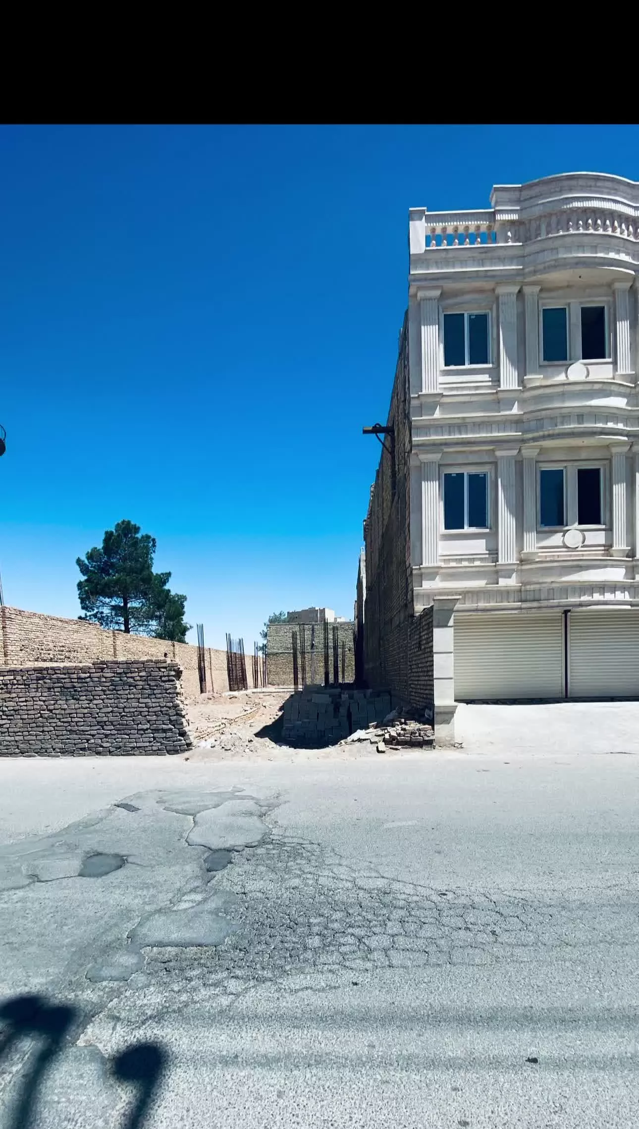 زمین جنوبی کوچه یاسمن