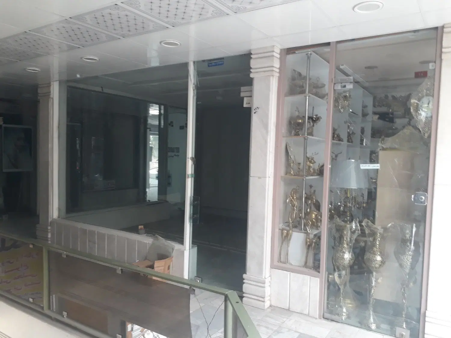 مغازه تجاری چهار راه بانک پاساژ مرکزی