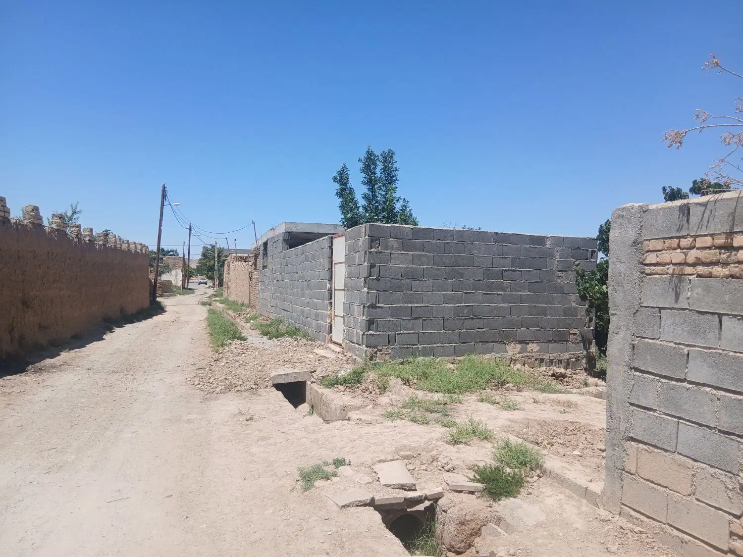 خانه ویلایی نیمه ساز در اردیان