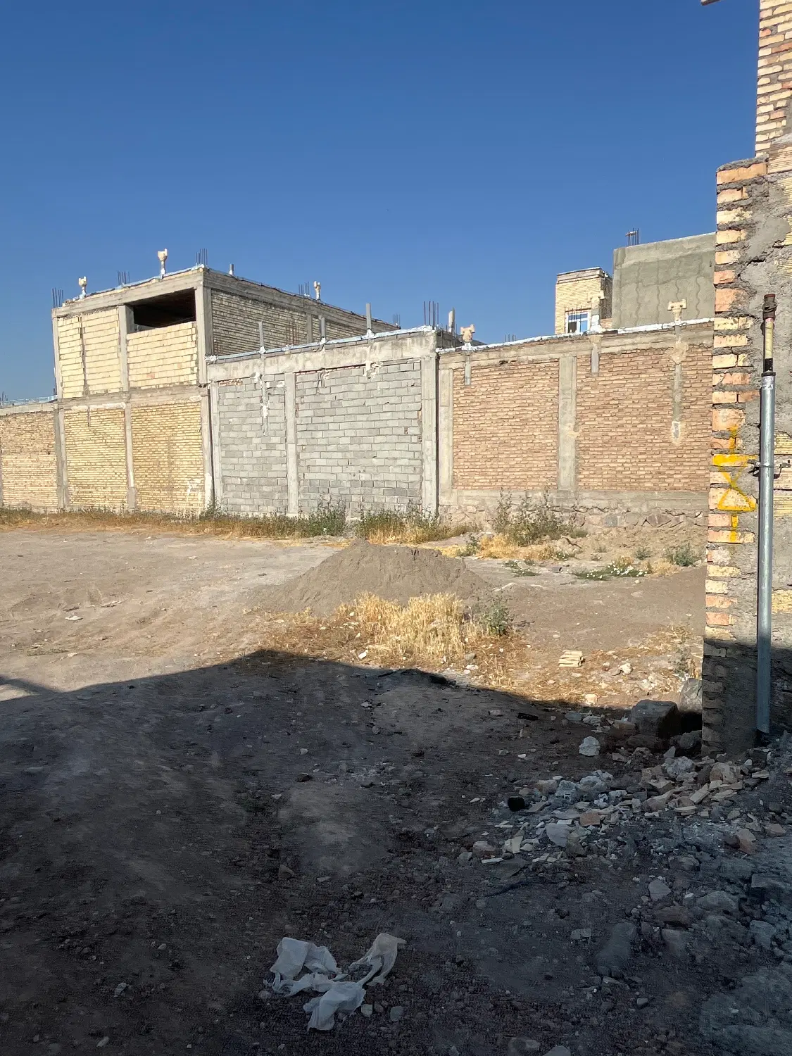 زمین فروشی