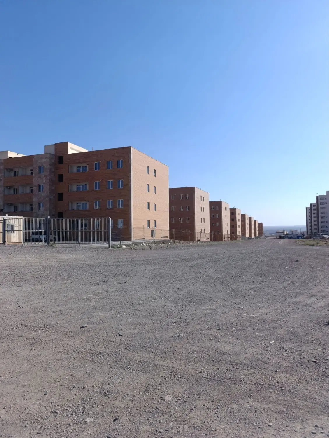 اپارتمان ۱۱۰ متری سه خوابه