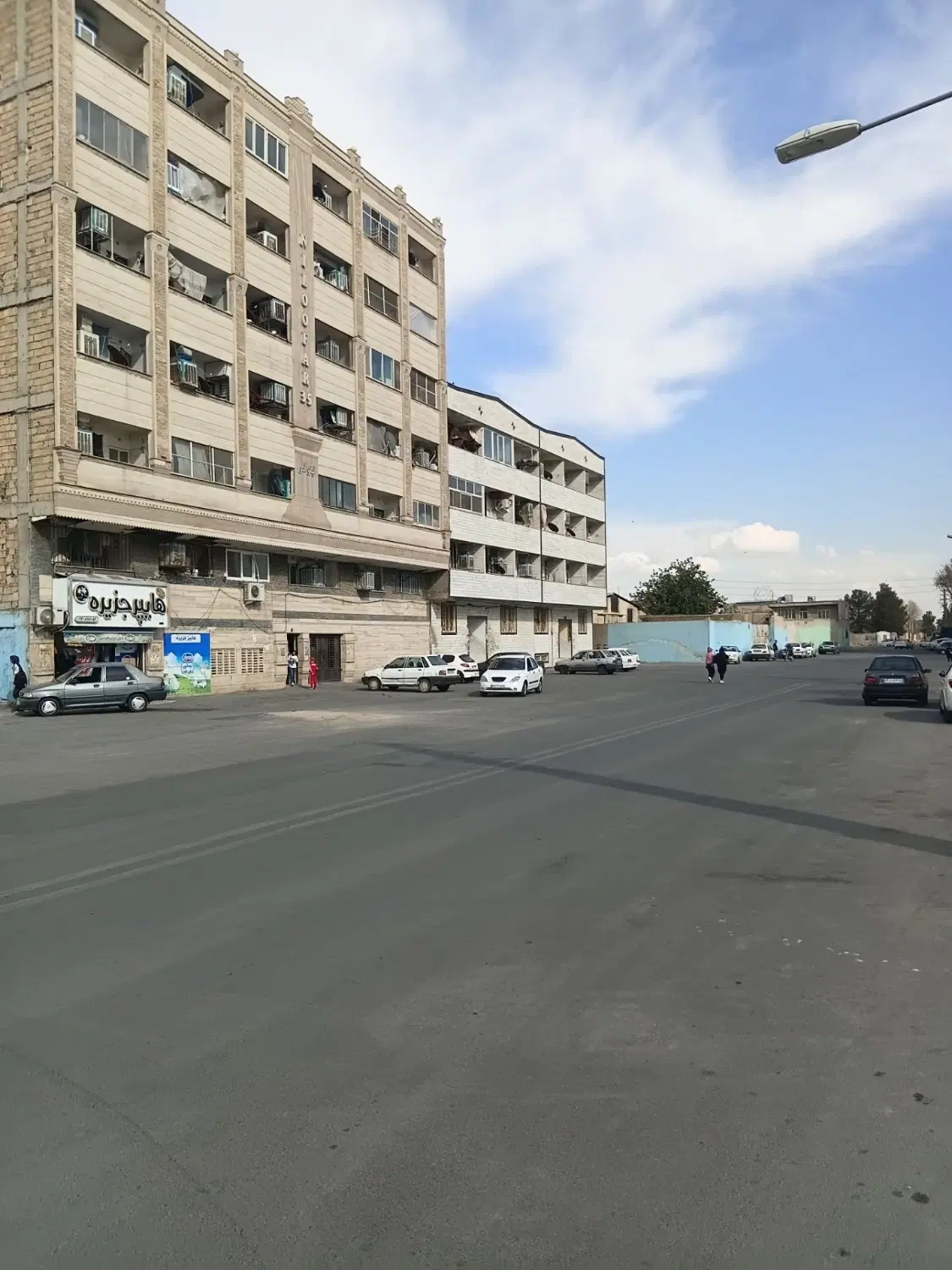 81 متری سند دار