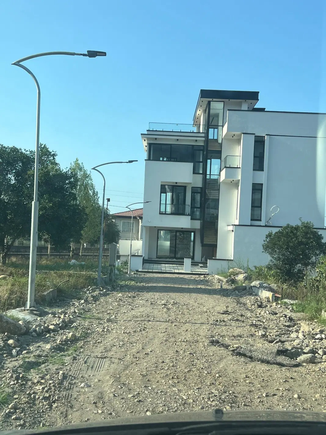 زمین با ویو ابدی جنگل و دریا