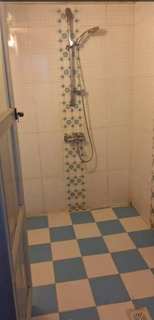 طبقه بالا پشت کارودانش