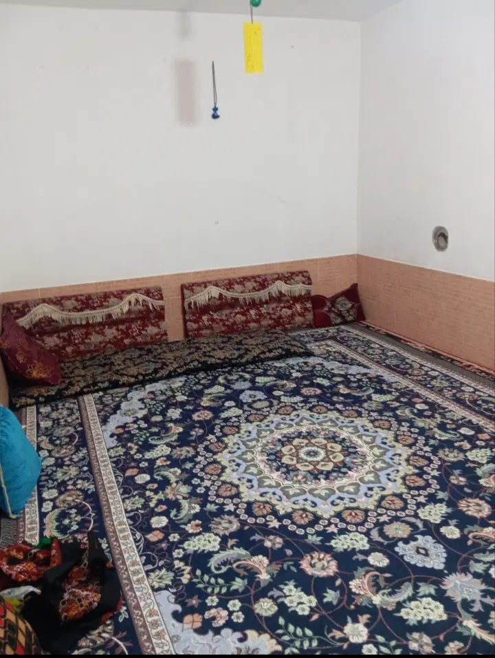 فروش خانه درب حیاط۲۵۰ متری
