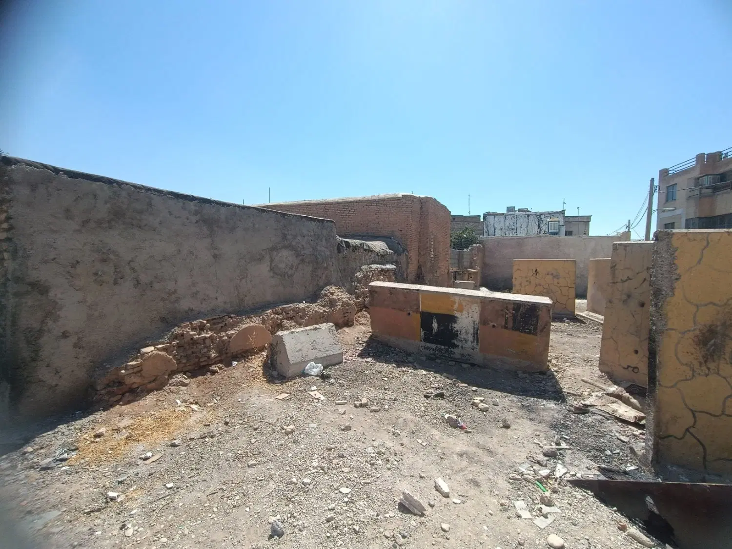 ملک کلنگی ۱۶۴ متری  سند تک‌برگ  خیابان آستانه
