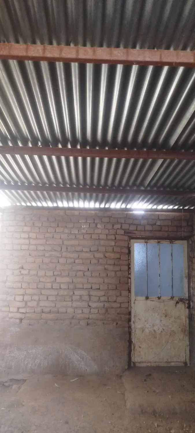 200مترسالن روستای فرخد