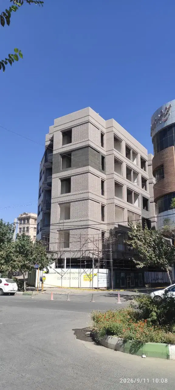 واحد ۸۵ متری بر وطن دوست
