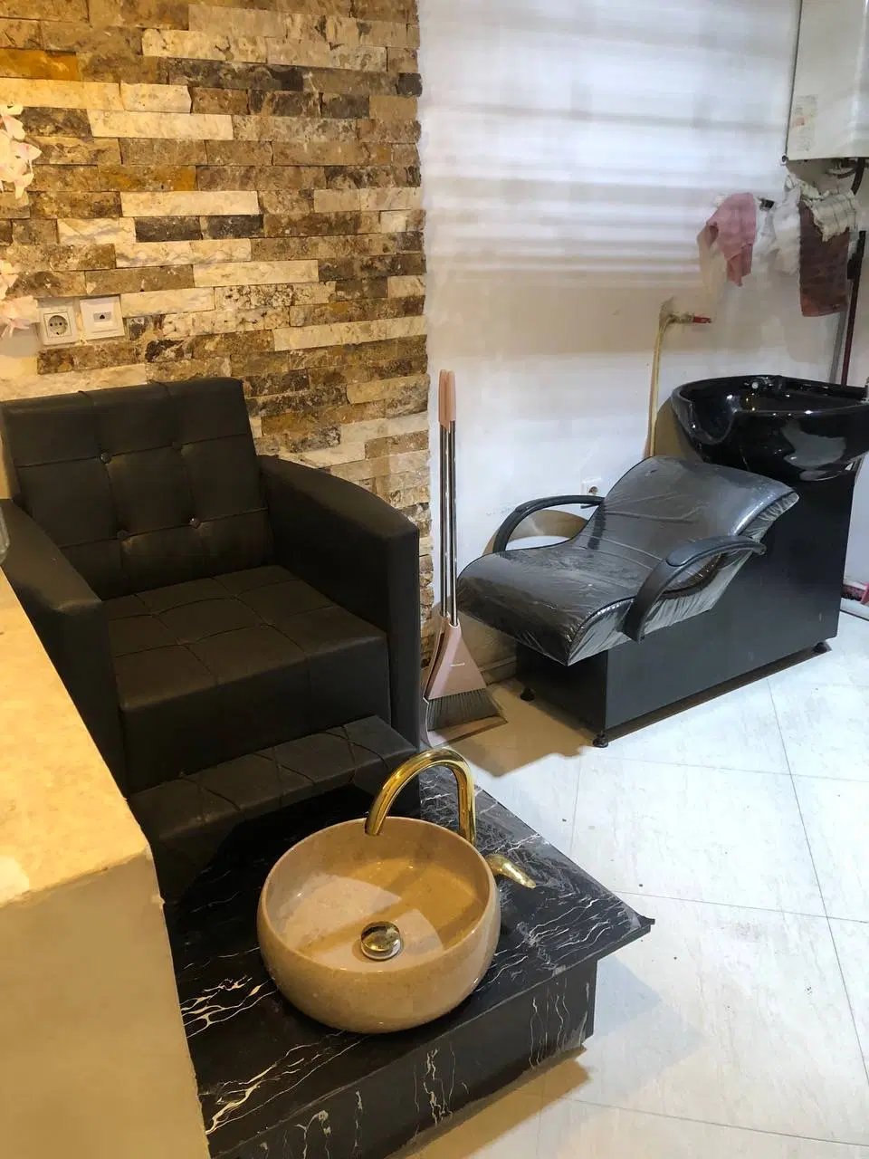 اجاره لاینهای تخصصی مژه و‌پدیکور_موقعیت مکانی عالی