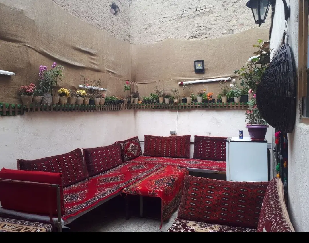 خانه ویلایی.زیرزمین اپارتمان.روف گاردن.
