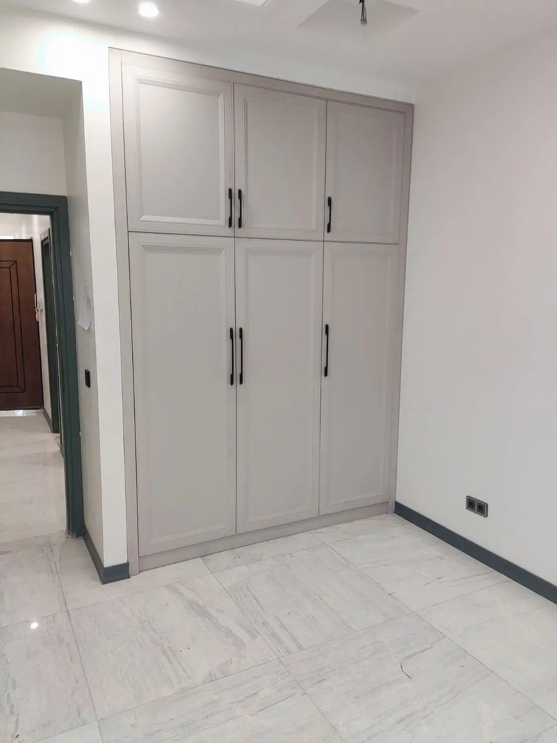 شمال مرزداران ۲۱۰ متر ۳ خواب ۲ پارکینگ