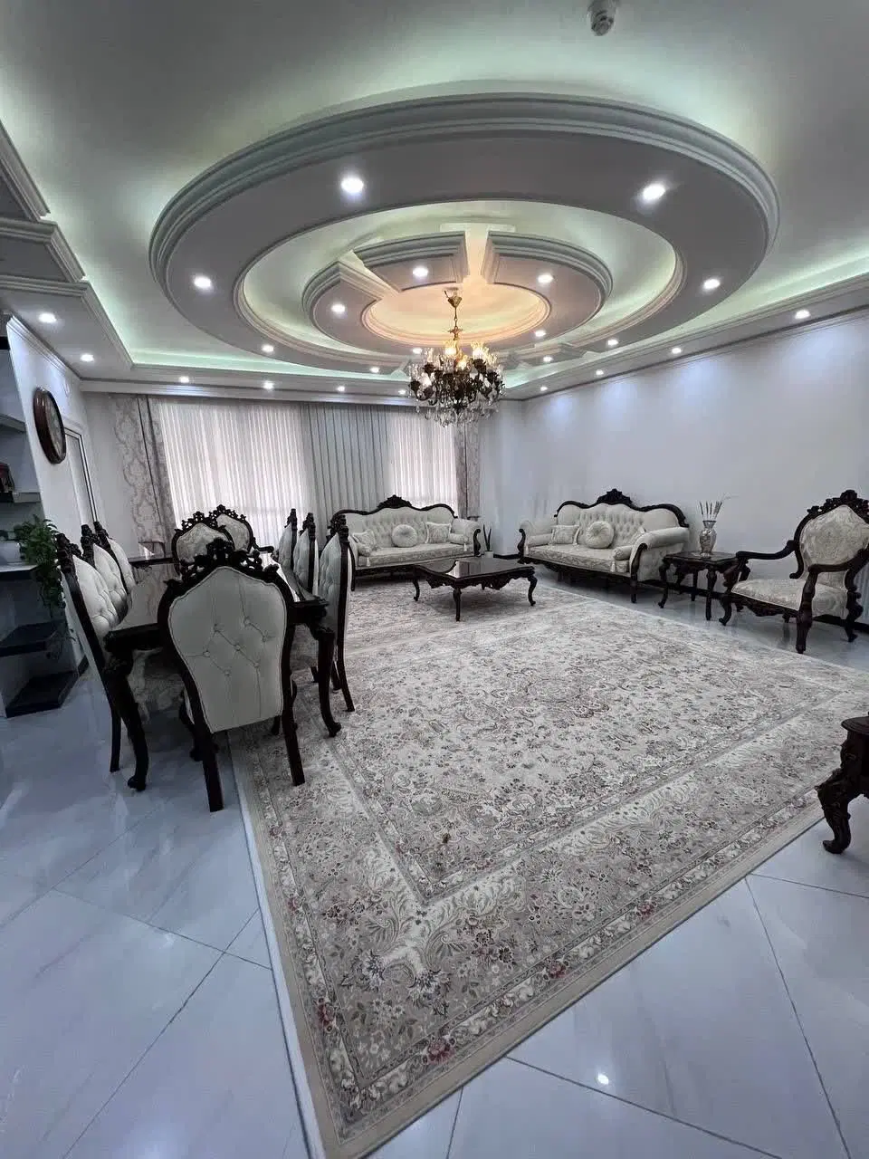 آپارتمان ۱۳۰ متری تک واحدی
