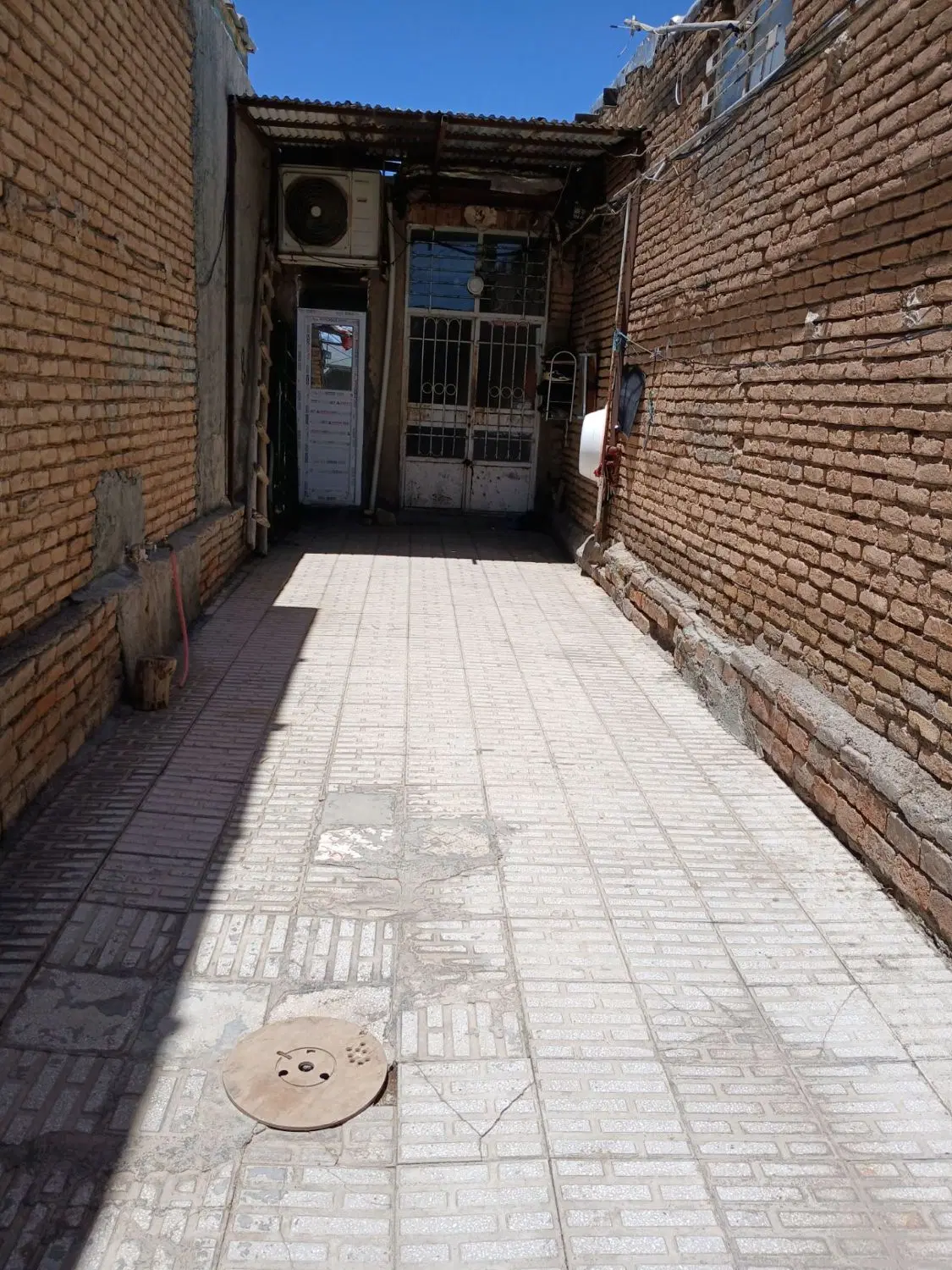 خانه ویلایی جعفرآباد برخیابان اصلی