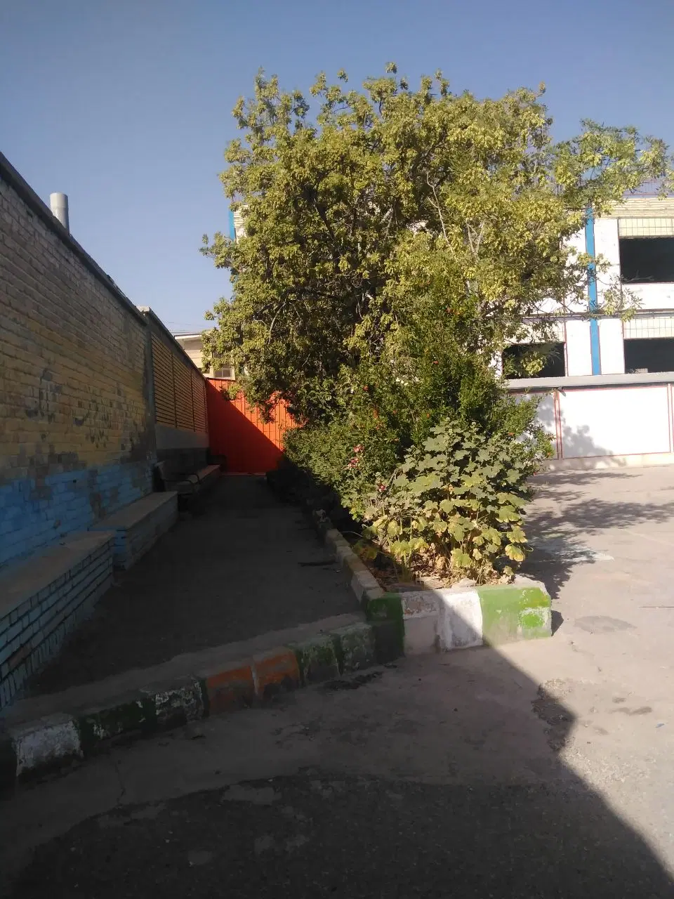 ویلایی ۸۰۰ متری مناسب انبار دفترکار ،لوکیشن