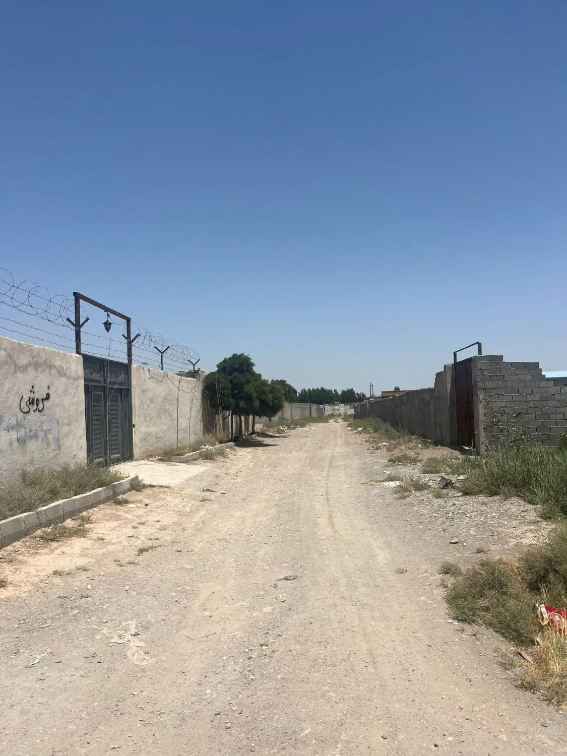 چهار دیواری با مجوز ساخت