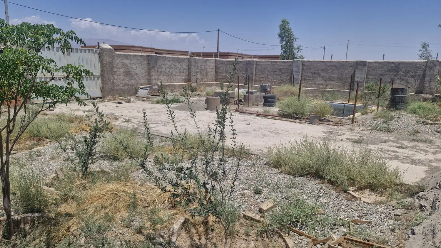 باغ پسته بارده با خانه و امکانات کامل در گرمسار