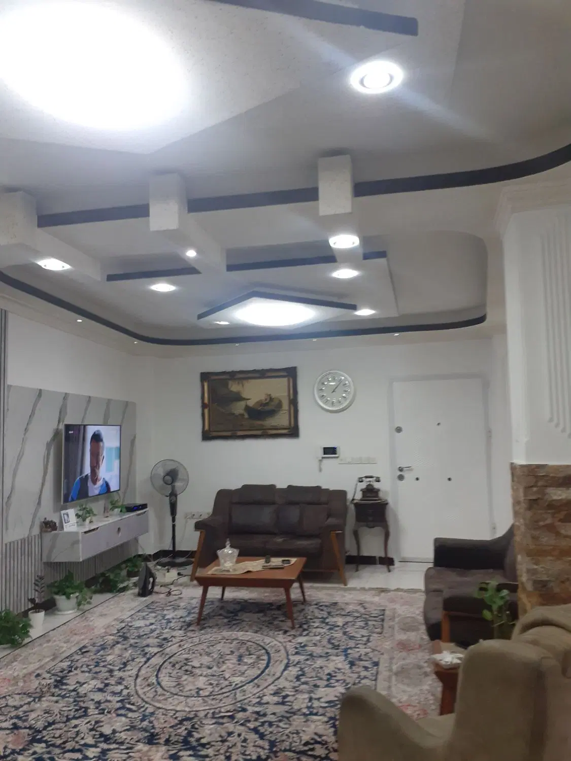 واحد شمسی پور سیزده ابان تک واحدی