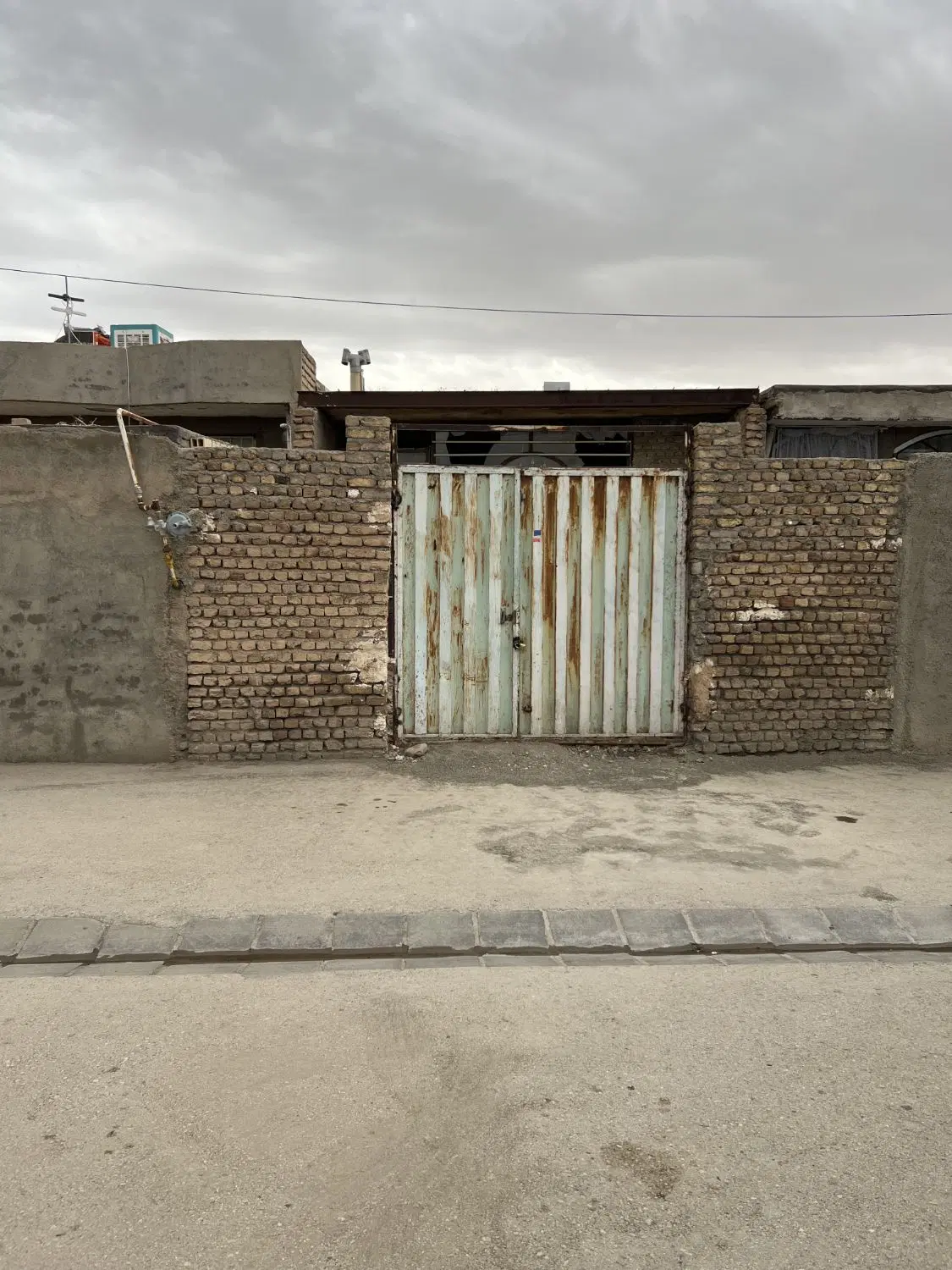 خونه نیمه ساز ۸۵متری
