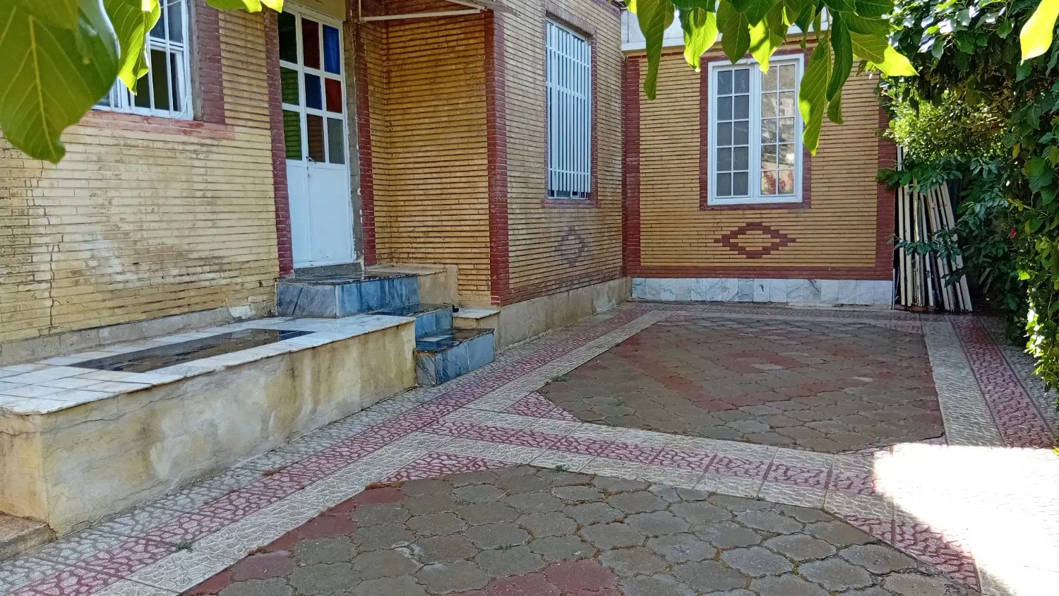 واحد اجاره ی رودهن