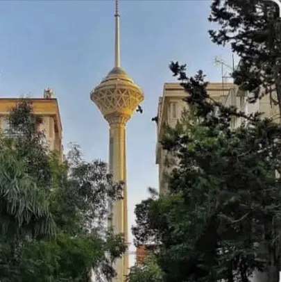 ۹۰۰ متر چهار دیواری دو کله بر اصلی خیابان