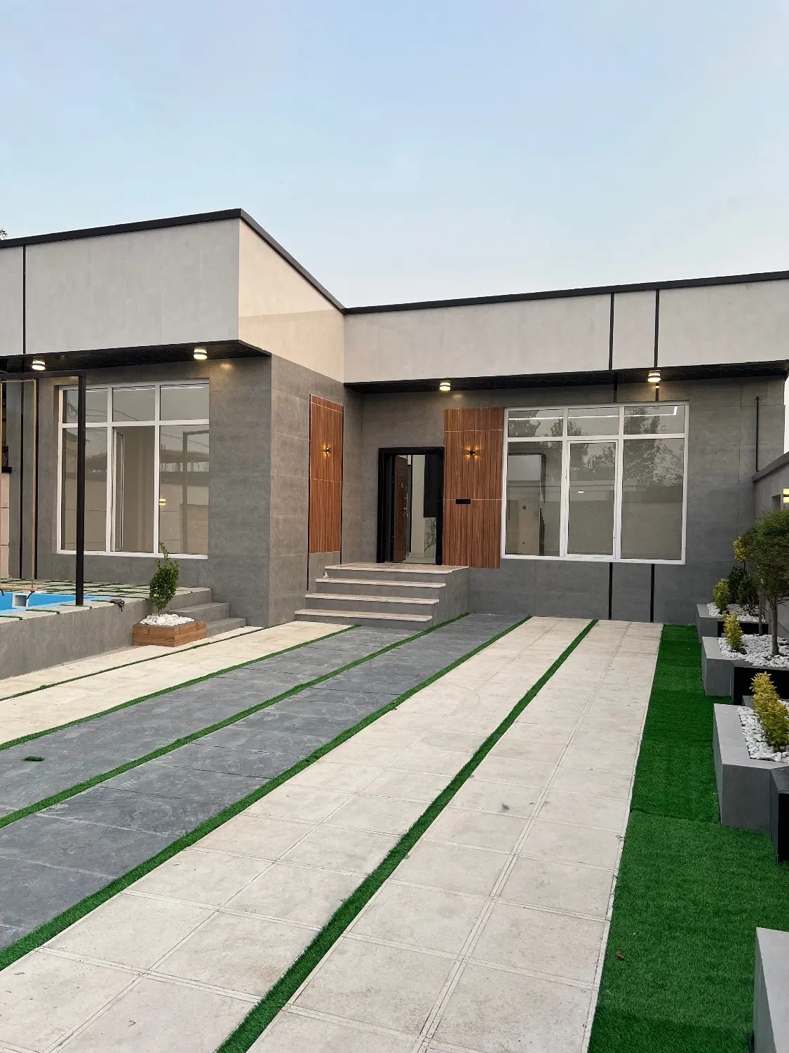 ویلا استخردار ۳۰۰ متری