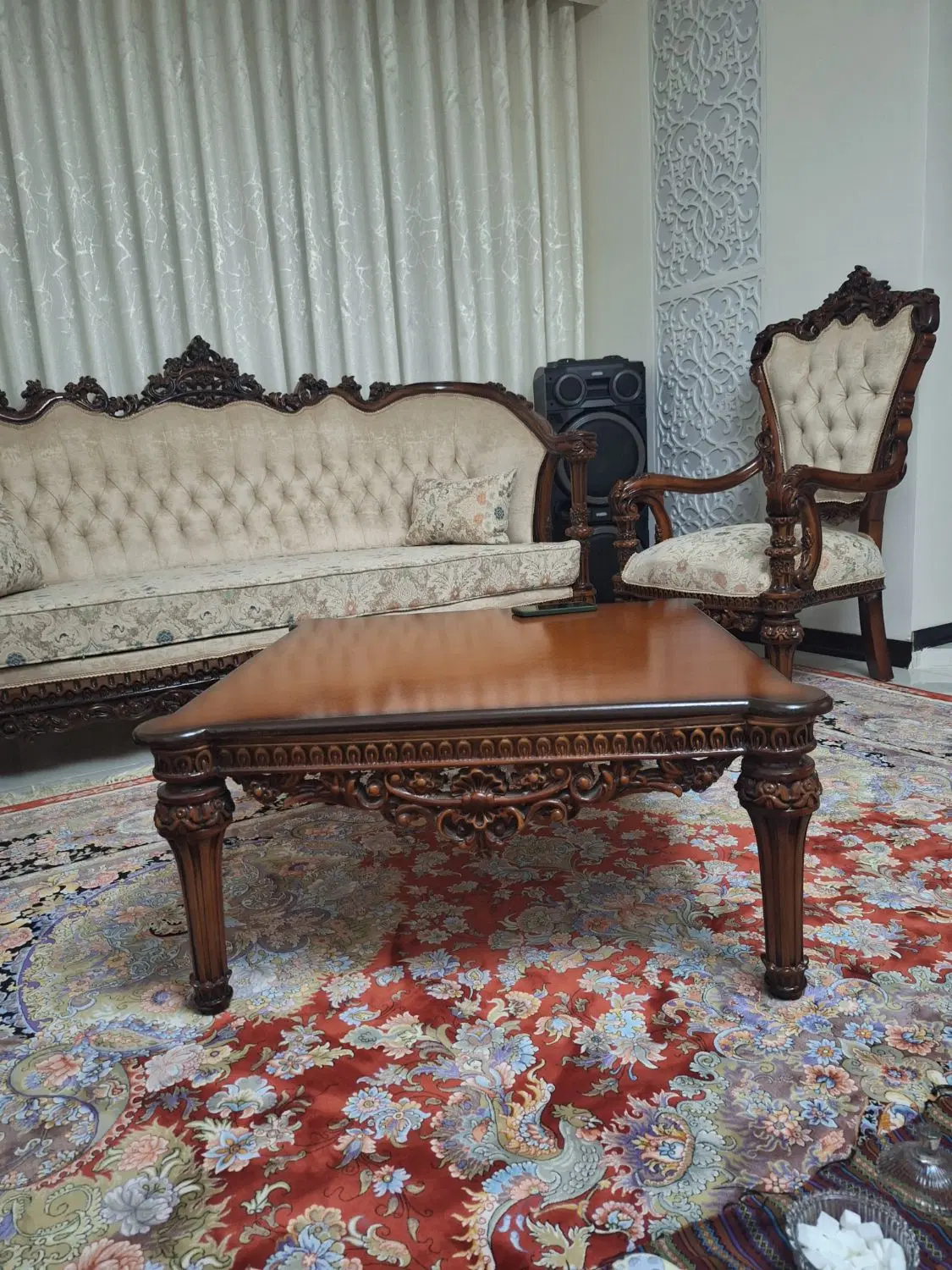 یک واحد آپارتمان ۹۰ متری