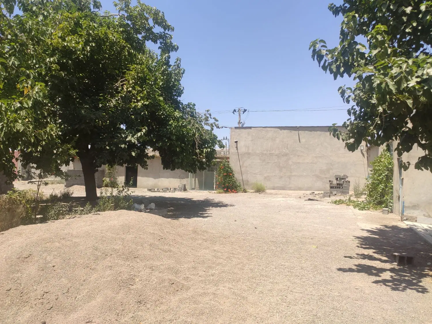 زمین 8000 سوله انبار کارگاه خدمات اب خودرویی صنعتی