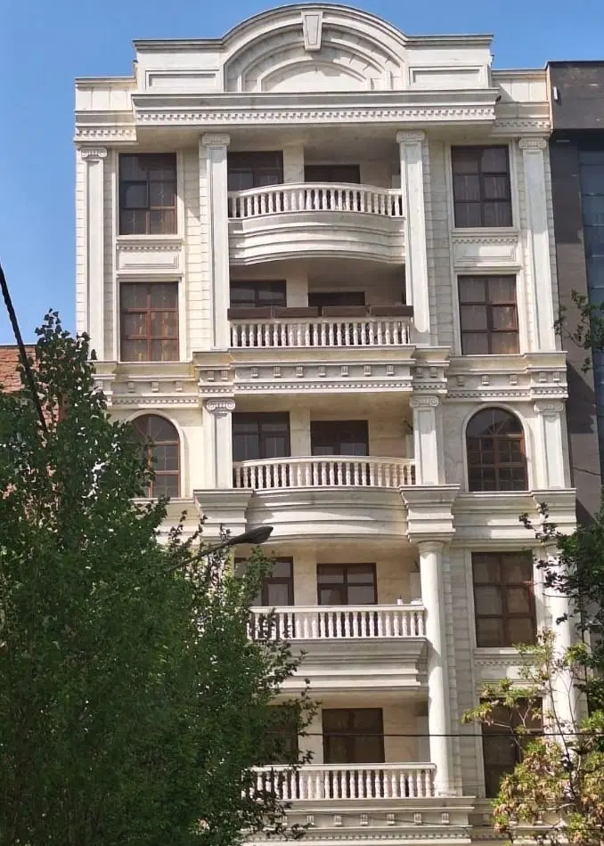 ۱۳۵متر _ ۳خواب _غرق نور_ خیابان اعیان نشین گوهردشت