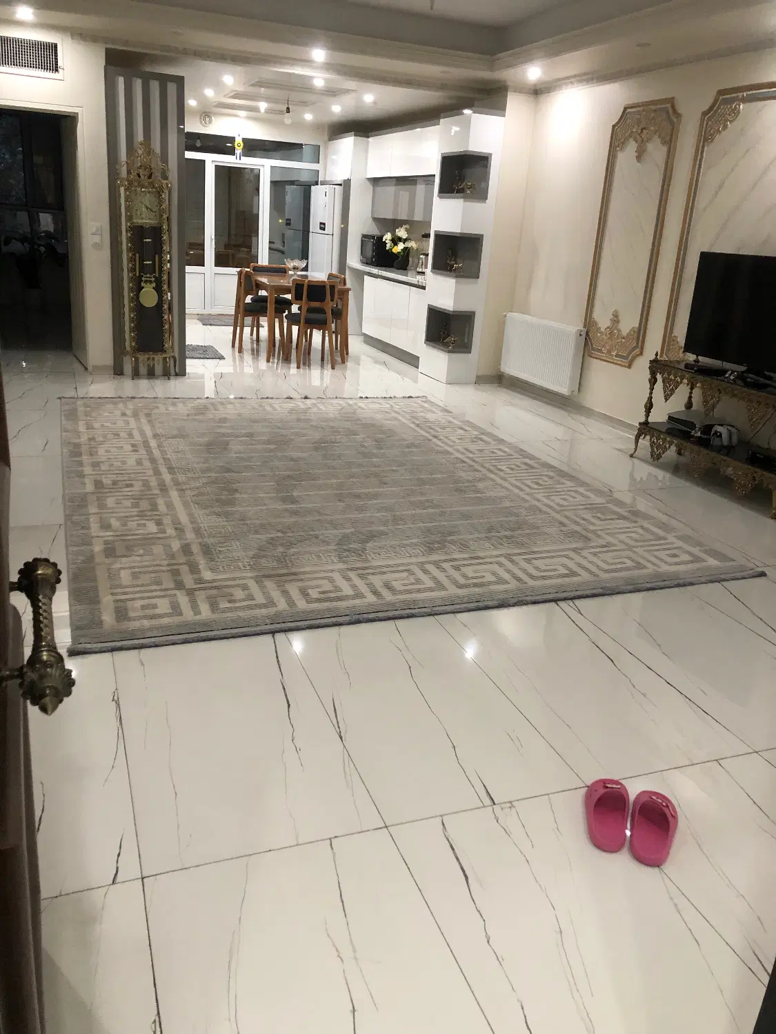 نازی آباد ۱۳۵متر۳خواب وپارکینگ