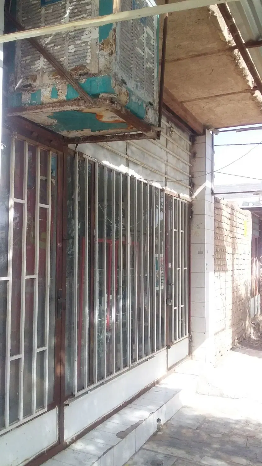 مغازه اجاره ای سی متری حجت