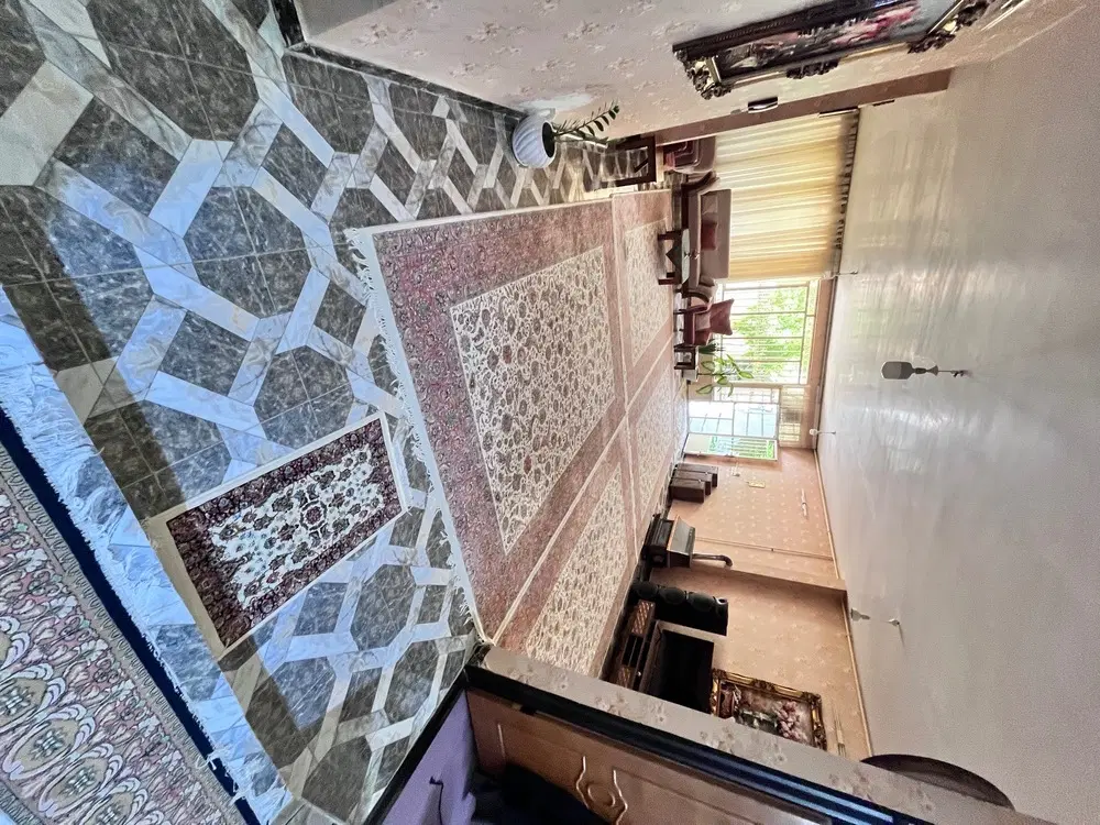 خانه ویلایی هم. کف فقط به خانوده کم جمعیت