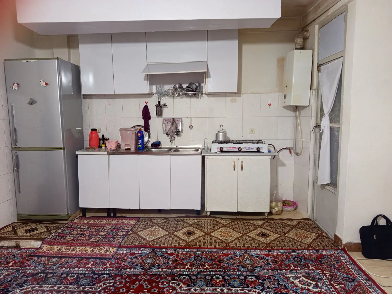 ۵۶متر طبقه اول خیابان کاشانی و دکتر حسابی