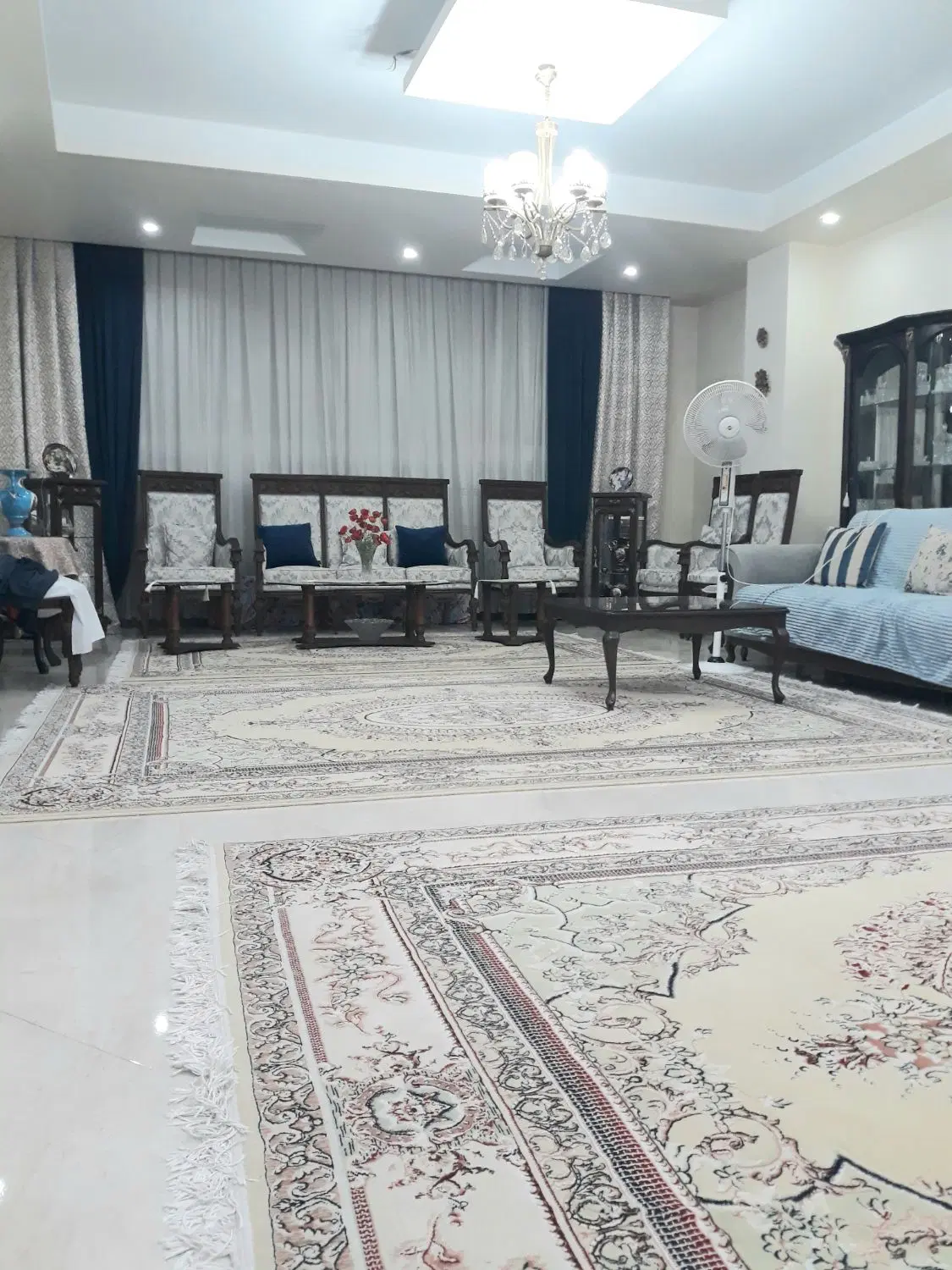 اجاره ۱۳۰ متر  میدان حافظ