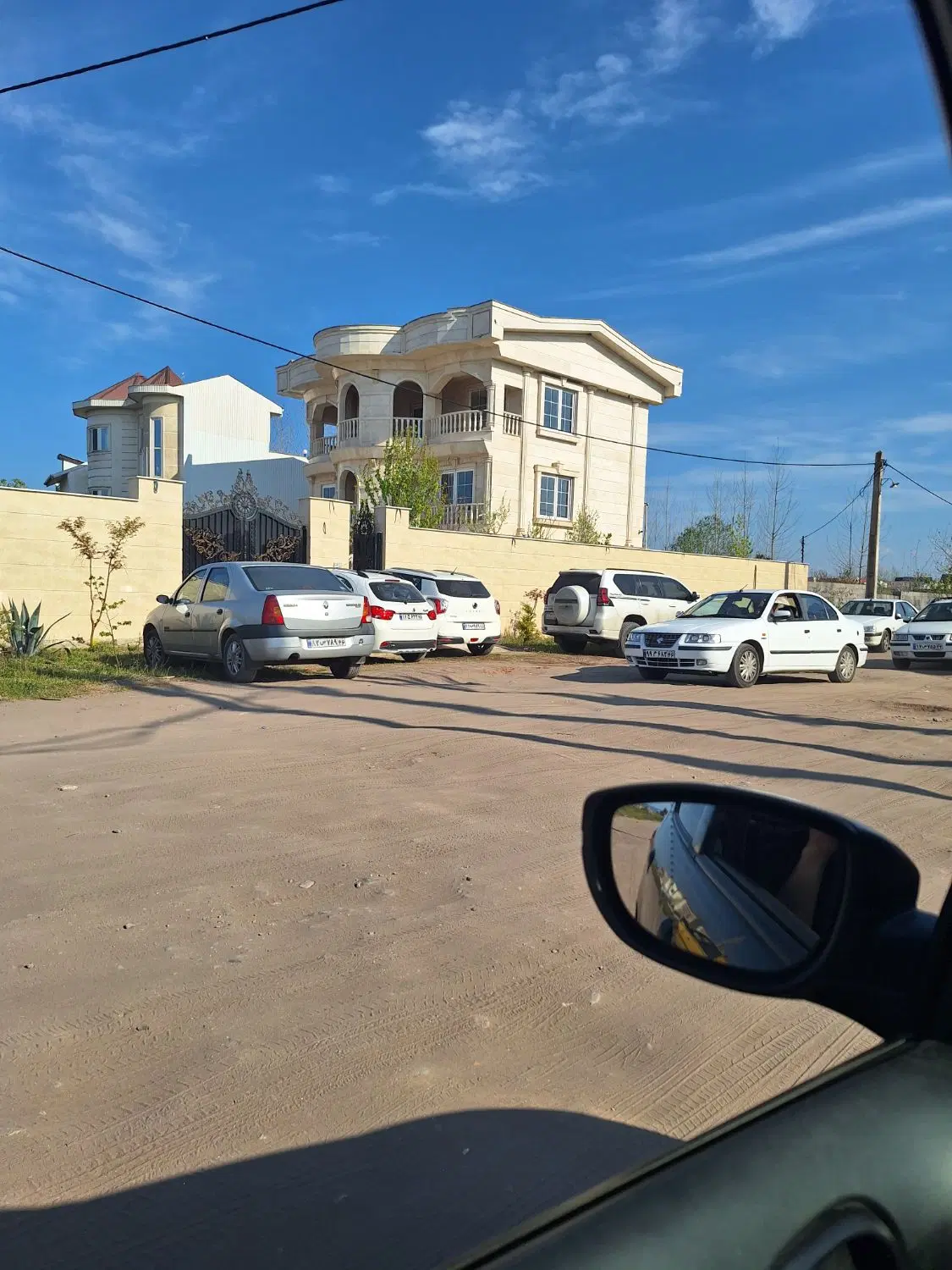 ملک ۳۰۰متری با سند تک برگ سبز و پایان کار