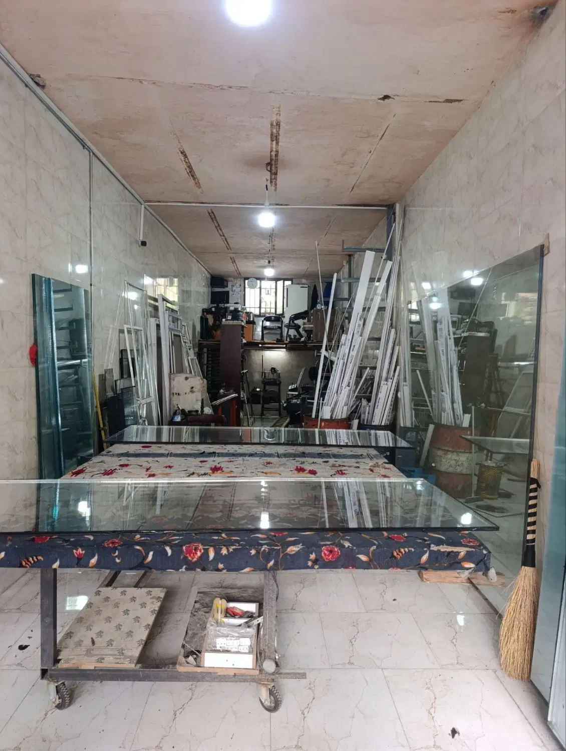 مغازه فروشی