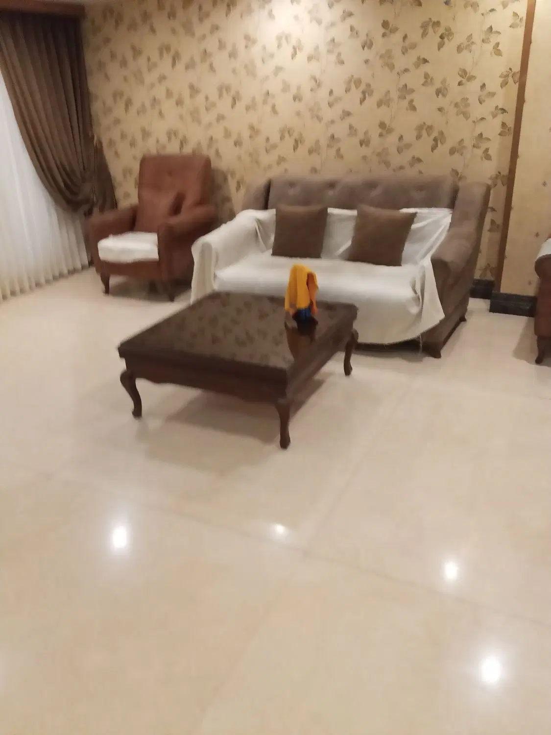 مهناز ۱۸۰ متر( ۳خوابه خوش نقشه)