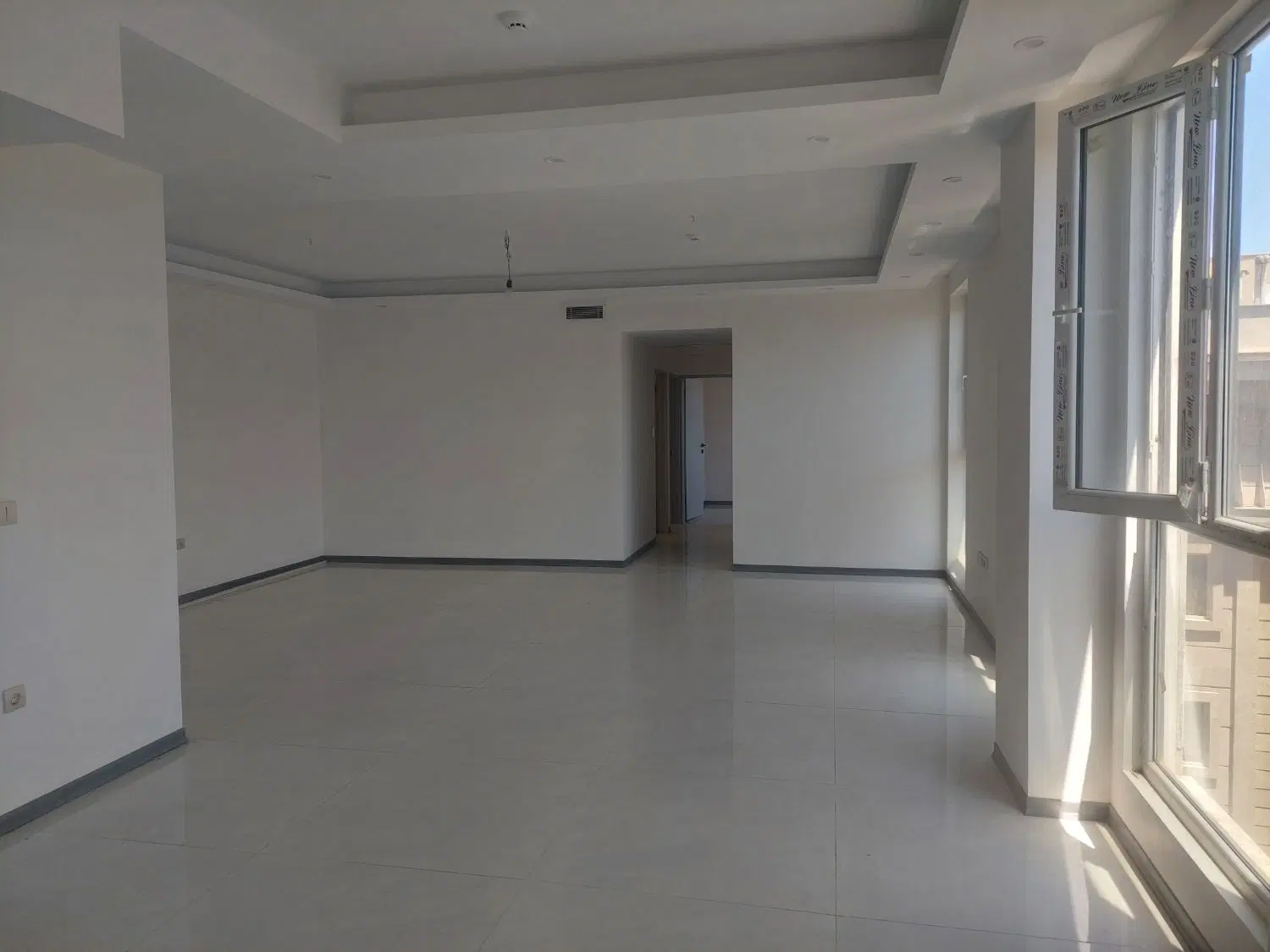 آپارتمان۹۳متری کیانشهرتامین اجتماعی طبقه همکف
