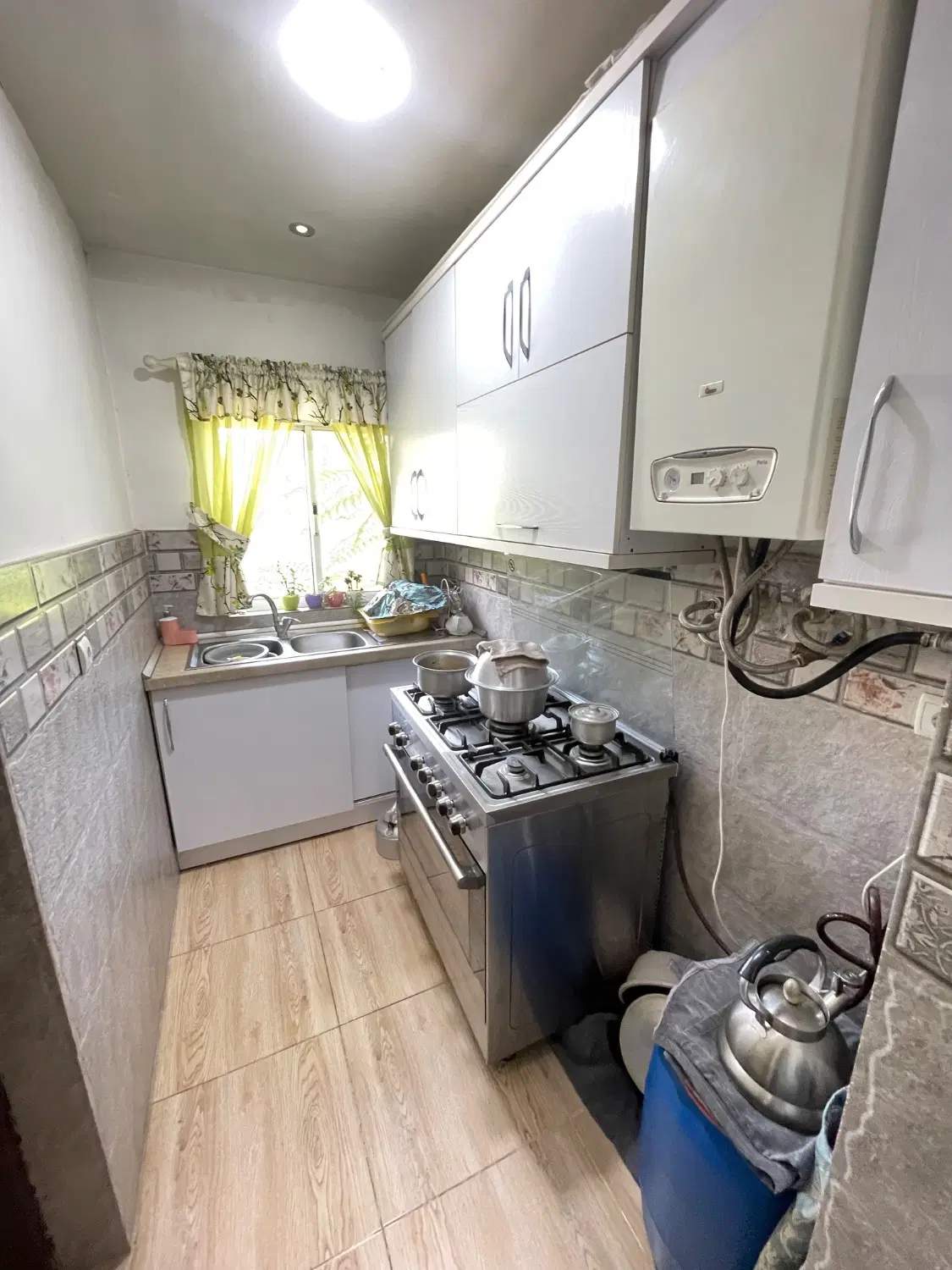یه خونه تک برگ سند دارم گذاشته فروش