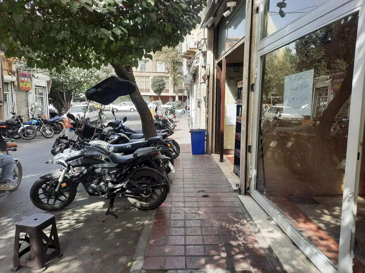 یک باب مغازه ۲۵ متر سند تک برگ